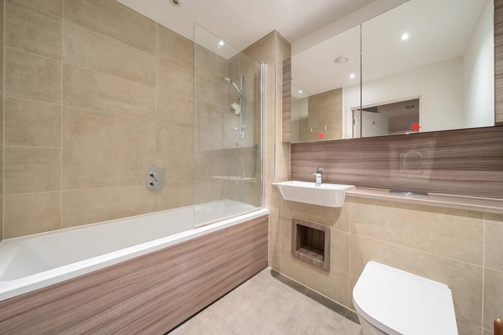 Main image of property: Elmond Mansions, Acton, London, W3