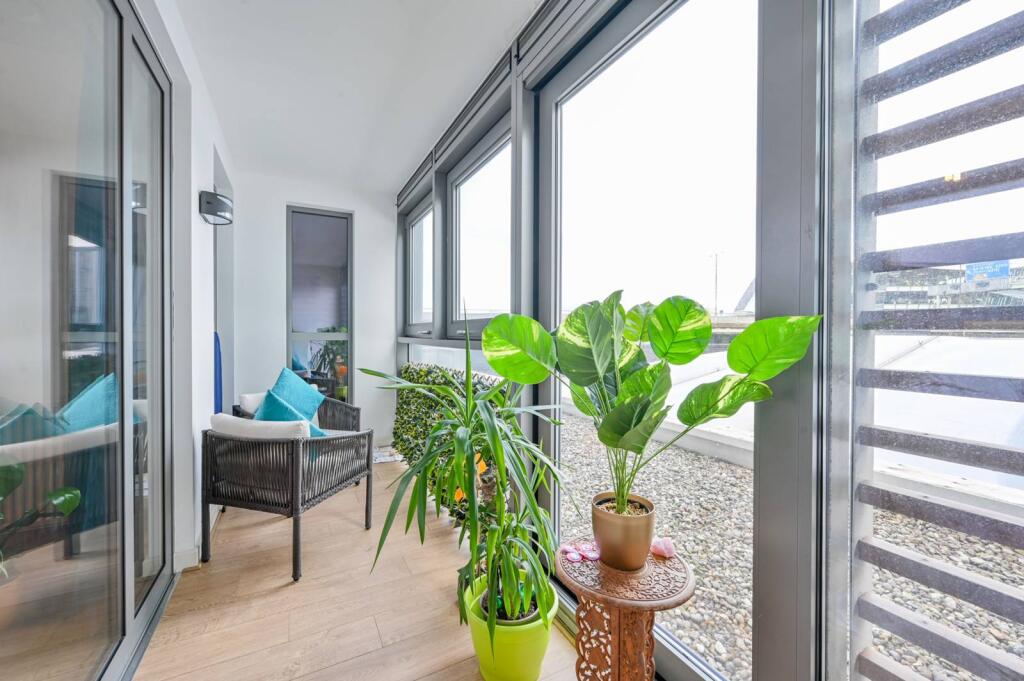 Main image of property: Ealing Road, Brentford, TW8