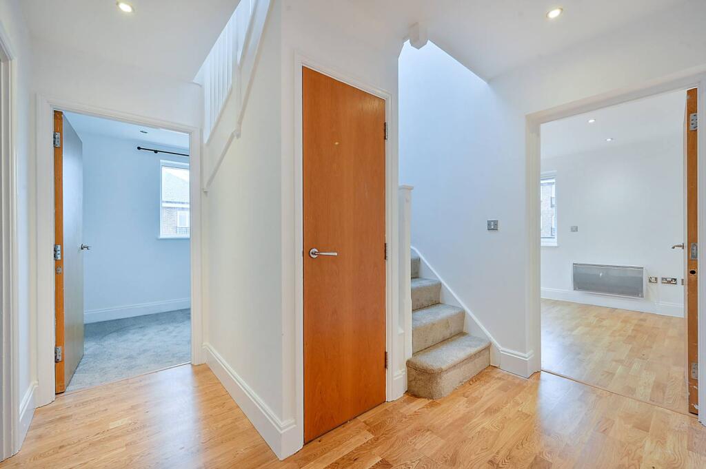 Main image of property: Brentford Lock, Brentford, TW8