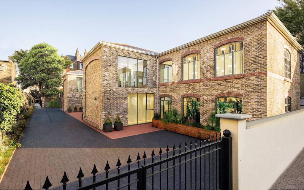 Main image of property: Hamlet Gardens, Ravenscourt Park, London, W6