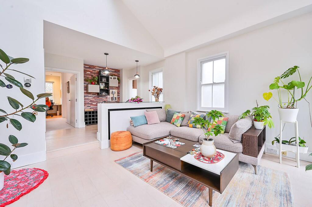 Main image of property: Grantham Road, Chiswick, London, W4