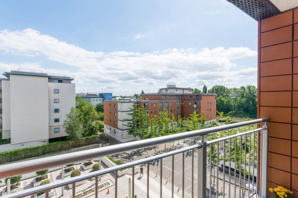 Main image of property: Holland Gardens, Kew Bridge, Brentford, TW8