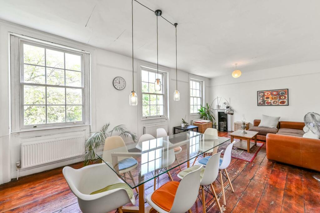 3 bedroom flat for sale in Compton Terrace, Highbury and Islington