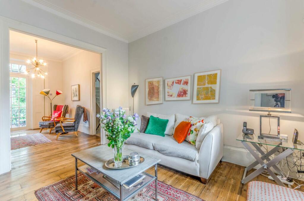 3 bedroom terraced house for sale in Ripplevale Grove, Barnsbury, London, N1