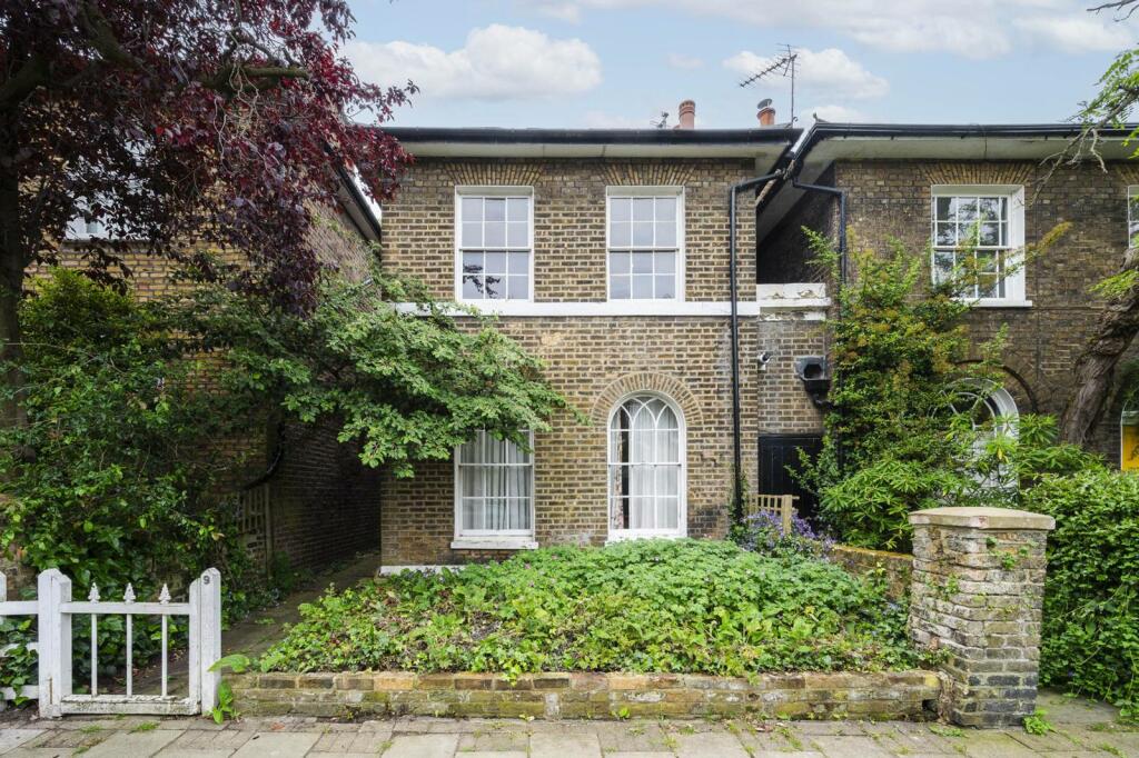 2 bedroom detached house for sale in Ripplevale Grove, Islington, London, N1