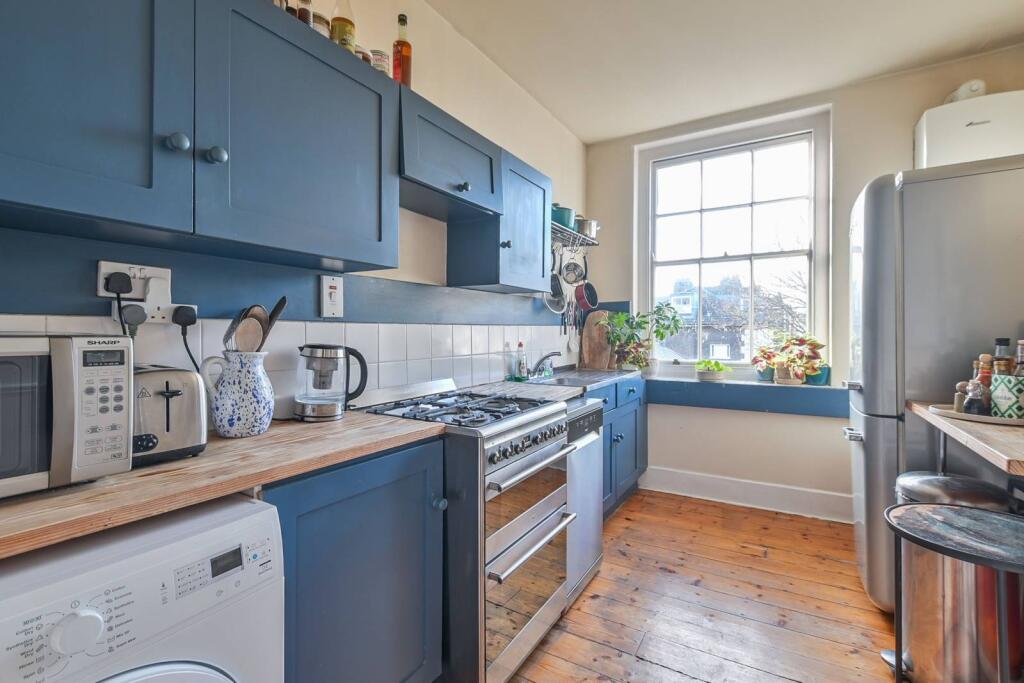 Main image of property: Thornhill Road, Barnsbury, London, N1