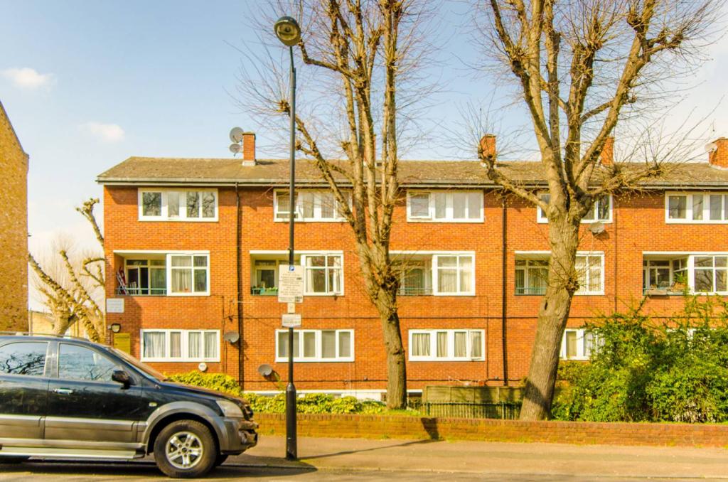 3 bedroom for rent in Highbury Quadrant, Islington, London, N5