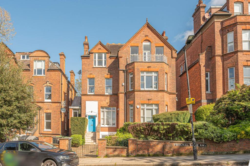 1 bedroom flat for sale in Frognal Lane, Hampstead, London, NW3