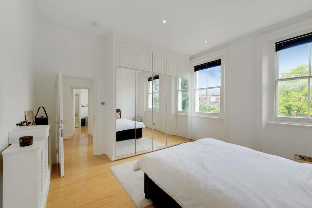 3 bedroom flat for sale in Buckland Crescent, Belsize Park, London, NW3