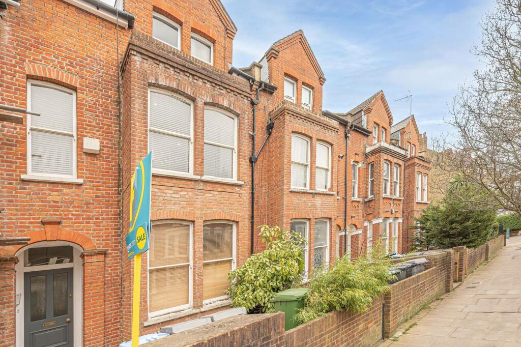 2 bedroom flat for sale in Plympton Road, Queen's Park, London, NW6