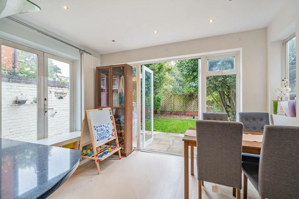 4 bedroom house for sale in Richborough Road, Cricklewood, London, NW2