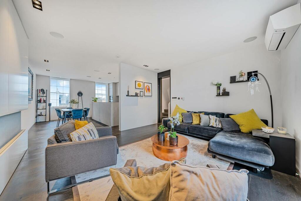 3 bedroom flat for sale in Abercorn Place, St John's Wood, London, NW8