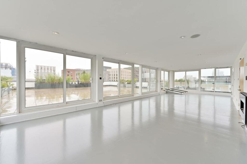 4 bedroom penthouse for rent in Smugglers Way, Wandsworth, London, SW18