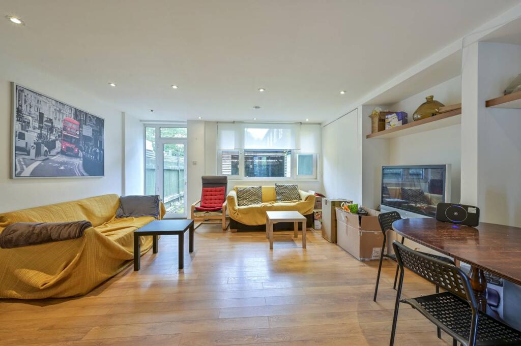 Main image of property: Dowdeswell Close, Richmond, London, SW15