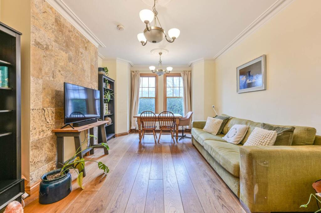 3 bedroom flat for sale in Cambridge Mansions, Cambridge Road