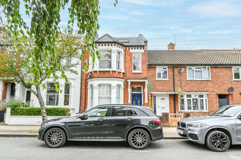 2 bedroom flat for sale in Stormont Road, Clapham Common North Side