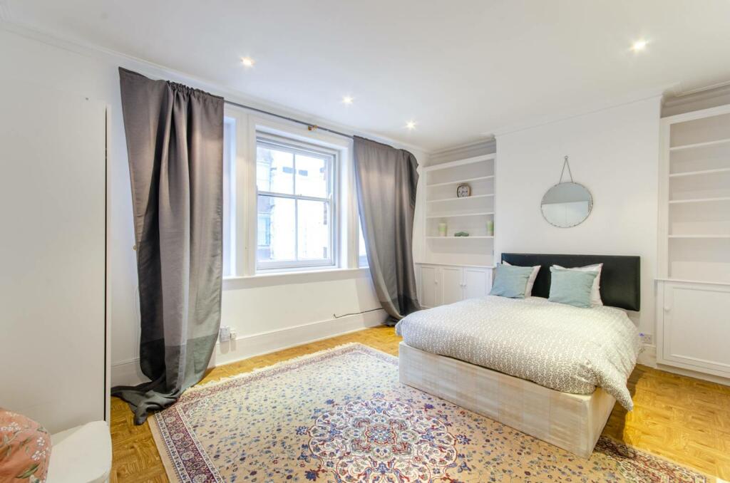4 bedroom flat for rent in Bond Street, Ealing Broadway, London, W5