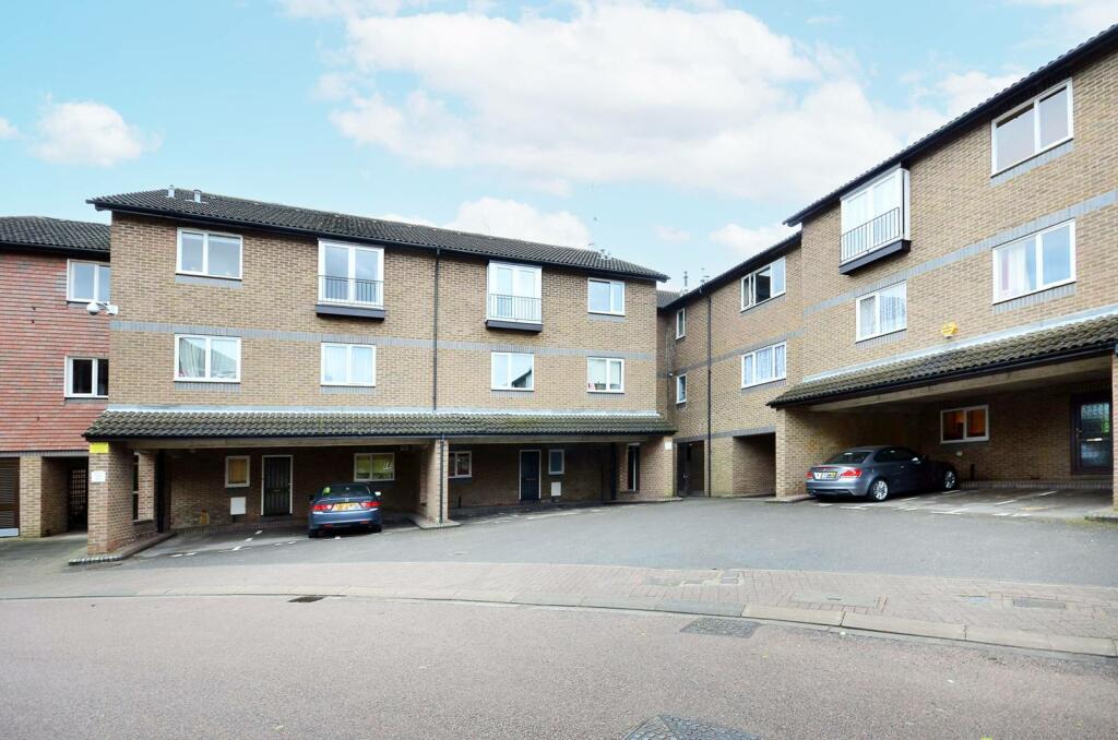 Studio flat for sale in Abbeyfields Close, Alperton, London, NW10