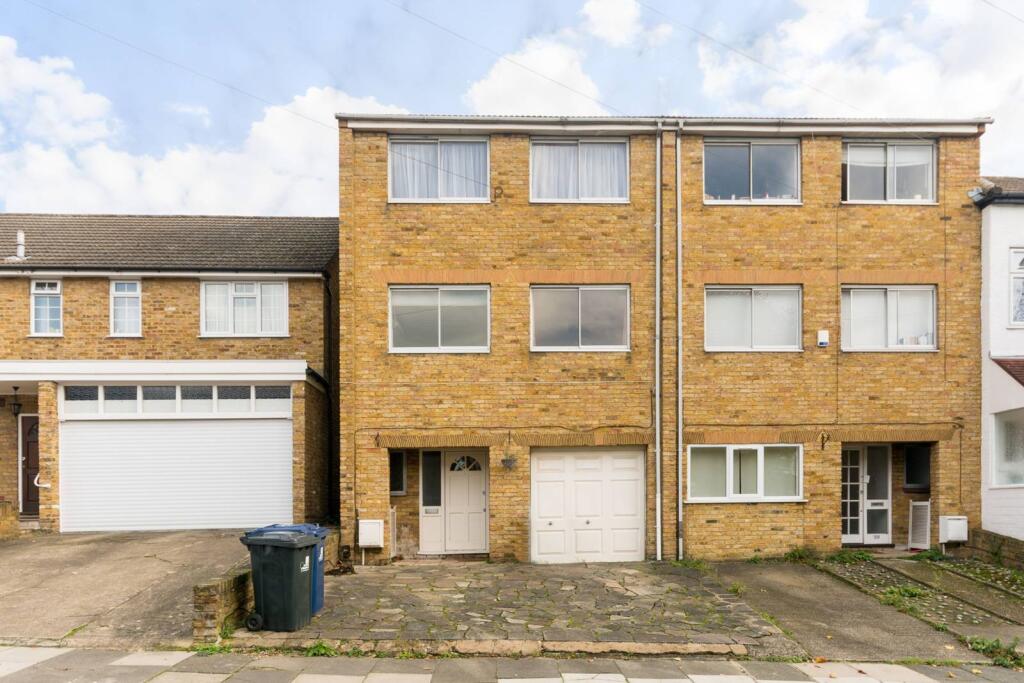 Main image of property: Grove Avenue, Hanwell, London, W7