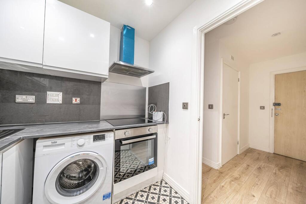 Main image of property: Victoria Road, Acton, London, W3