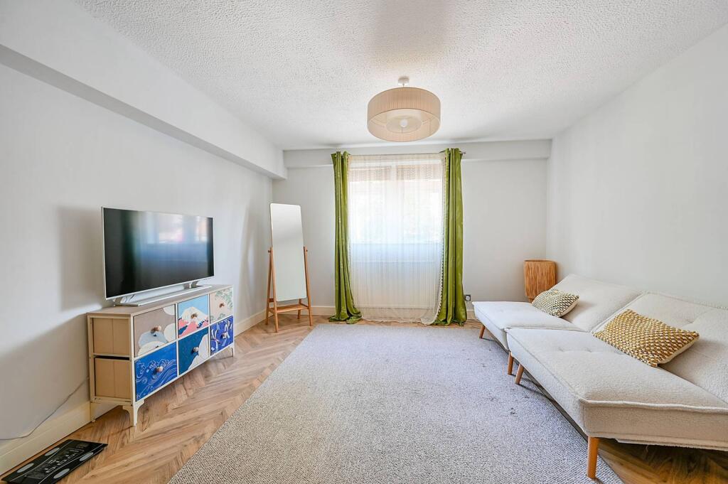 Main image of property: Lower Boston Road, Boston Manor, London, W7