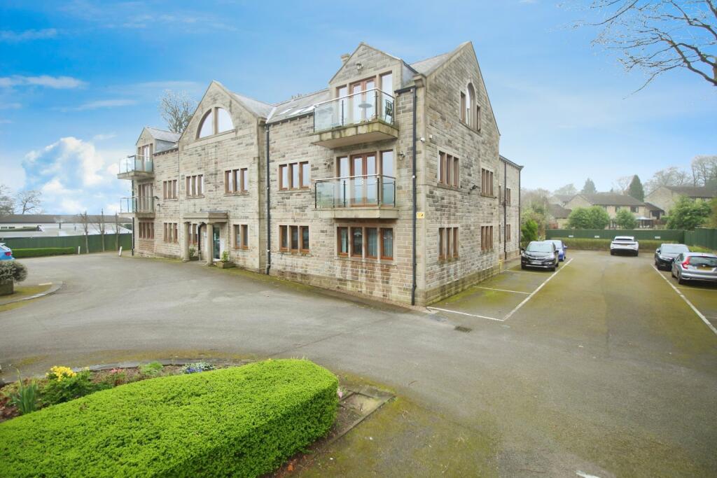 2 bedroom apartment for sale in Birkby Road, Huddersfield, West Yorkshire, HD2