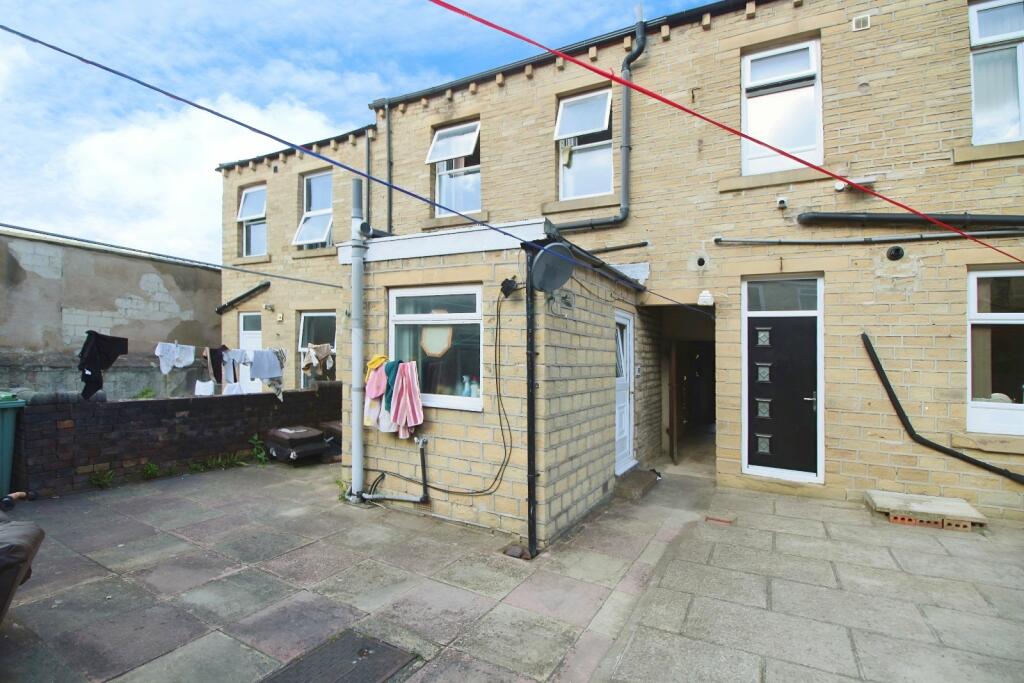 2 bedroom terraced house for sale in Springdale Street, Thornton Lodge