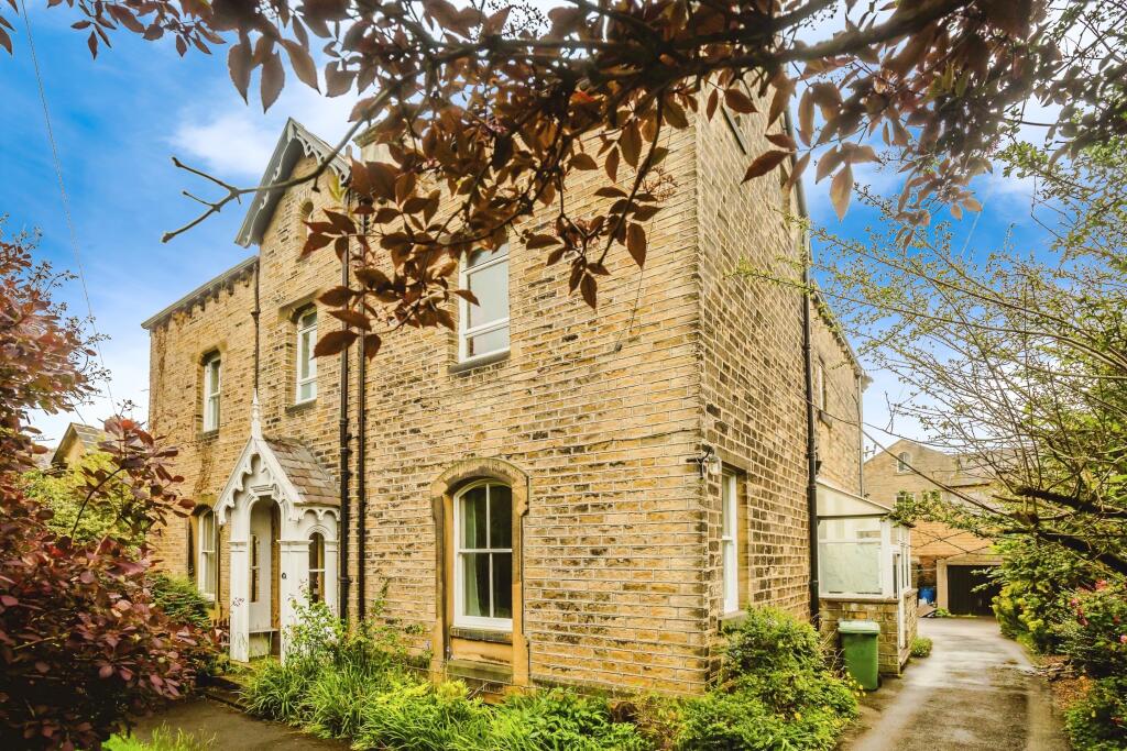 3 bedroom semidetached house for sale in Imperial Road, Edgerton