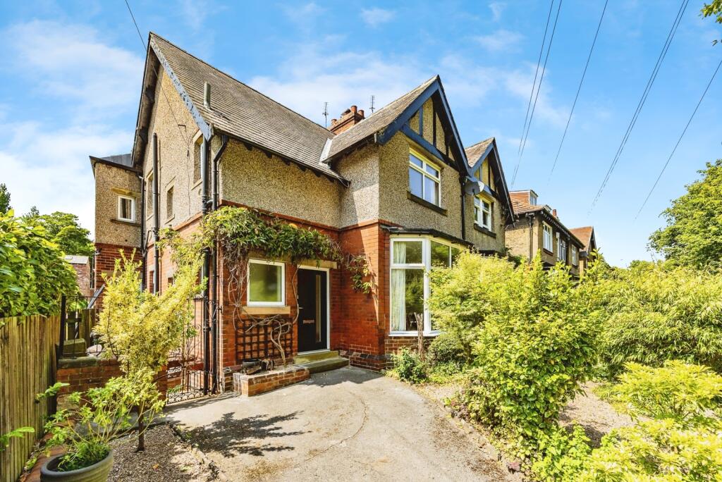 4 bedroom semi-detached house