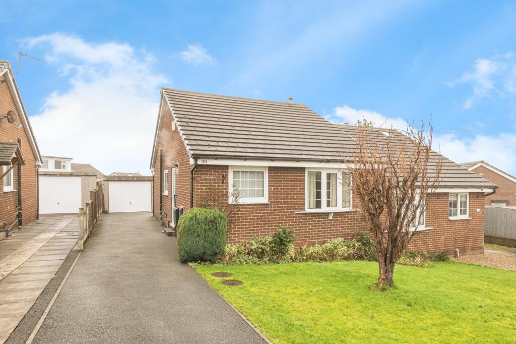 Main image of property: Park Lea, Bradley, Huddersfield, West Yorkshire, HD2