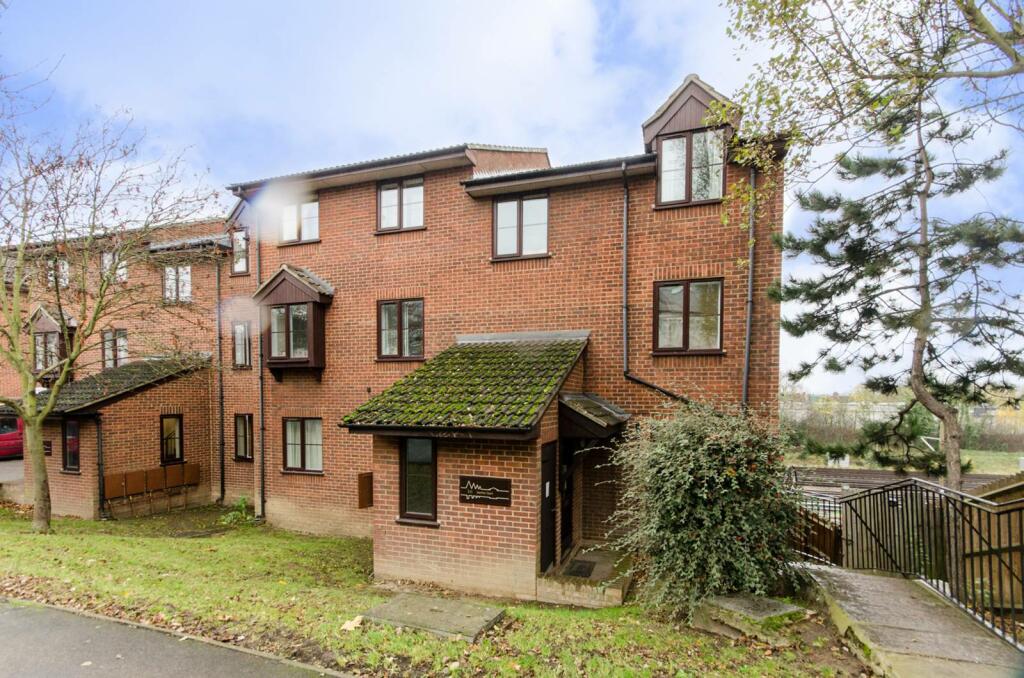 2 bedroom flat for sale in Alexandra Road, Wimbledon, London, SW19