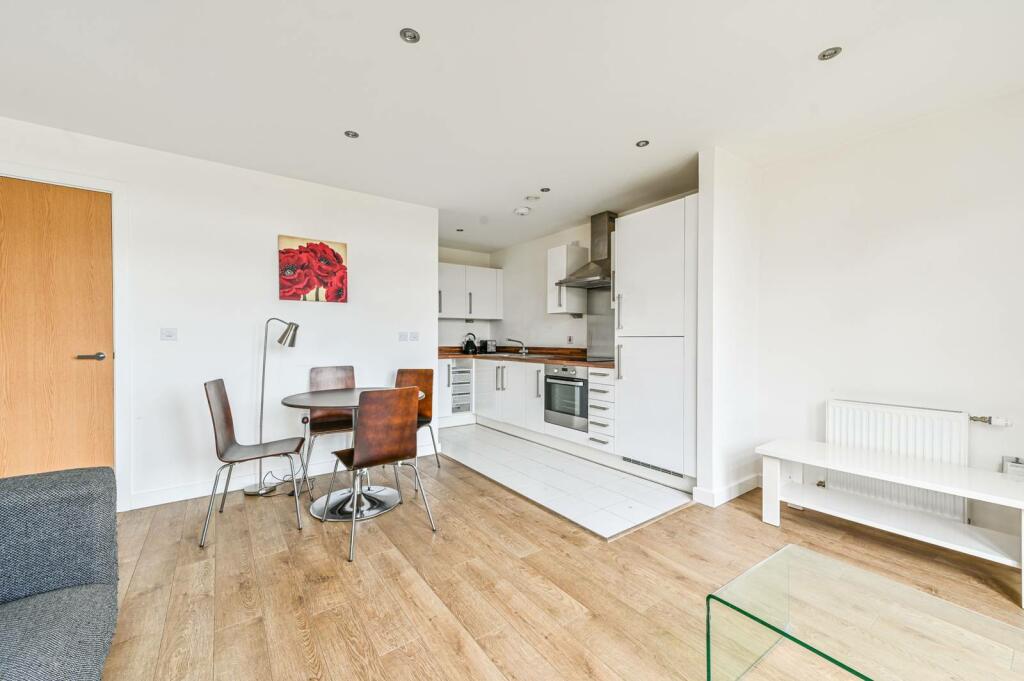 1 bedroom flat for sale in Oldridge Road, Balham, London, SW12