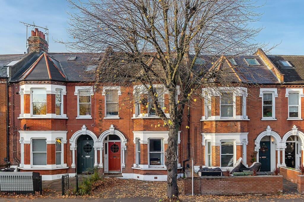 2 bedroom flat for sale in Cavendish Road, Balham, London, SW12