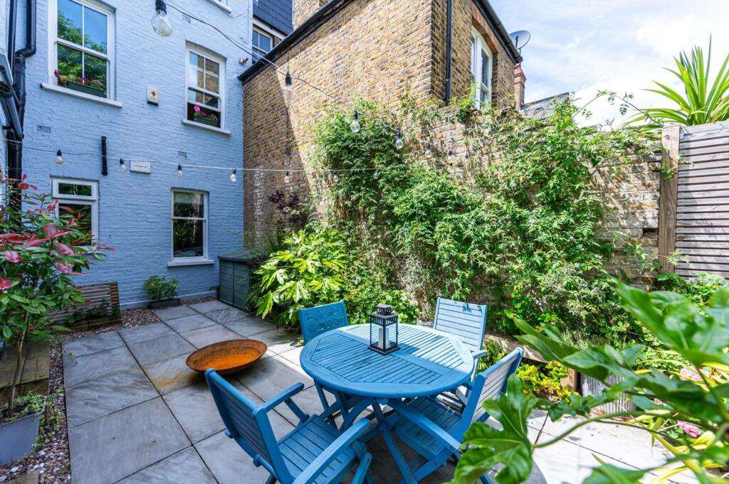 2 bedroom flat for sale in Salford Road, Telford Park, London, SW2