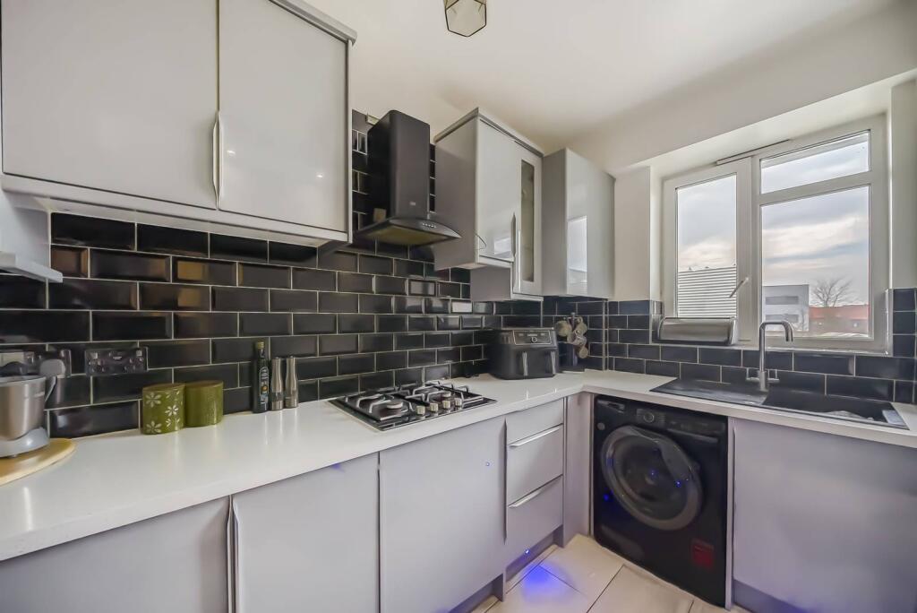 Main image of property: Weir Road, Balham, London, SW12
