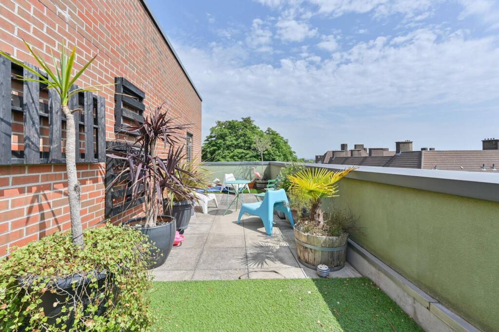 Main image of property: Mullins Place, Clapham Park, London, SW4