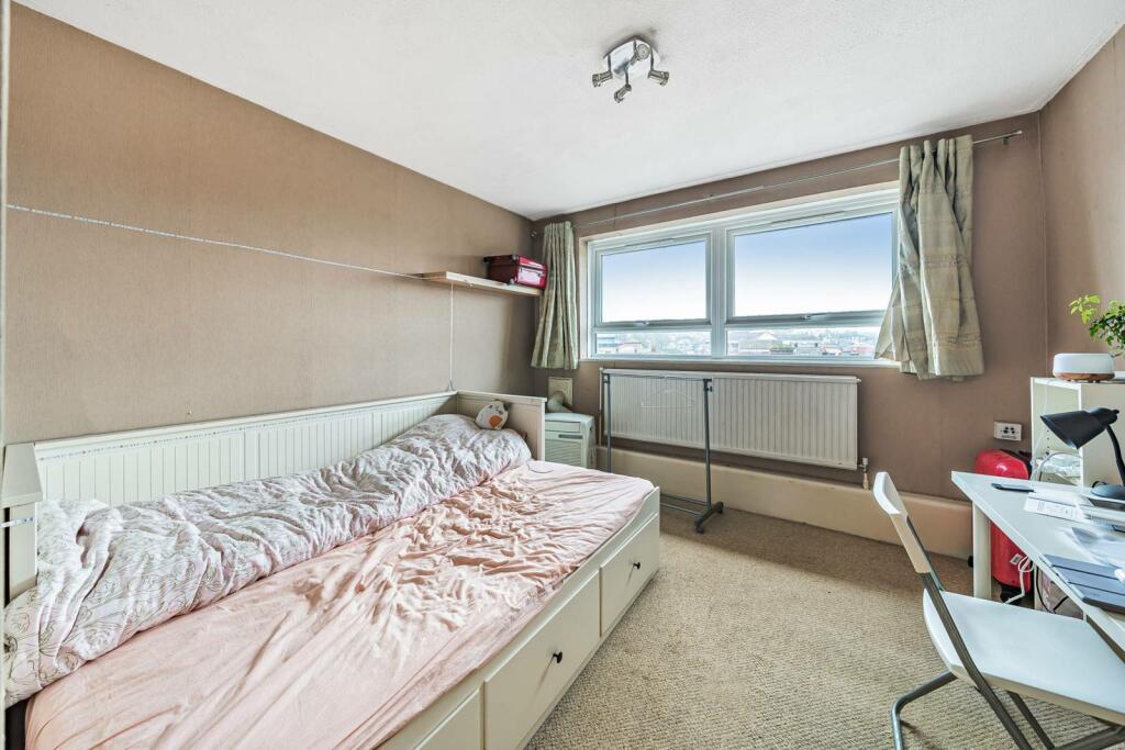 Studio flat for sale in Friary House, Guildford, GU1