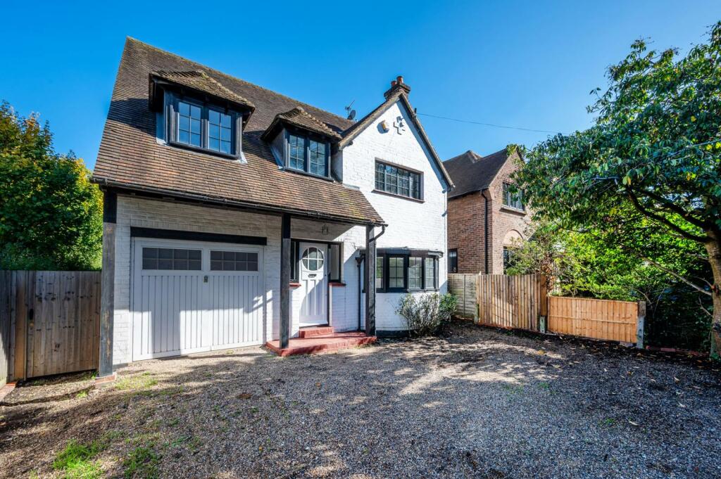 4 bedroom detached house for sale in Boxgrove Road, Guildford, GU1