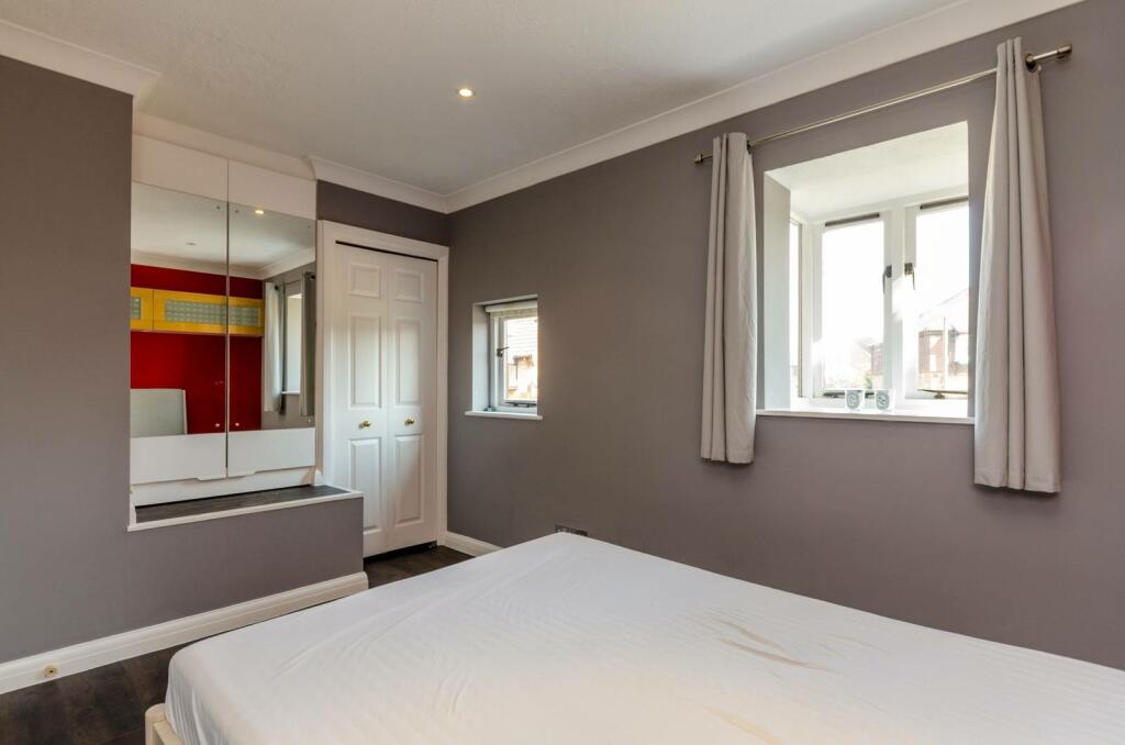 1 bedroom semi-detached house for rent in Devoil Close, Burpham, Guildford, GU4