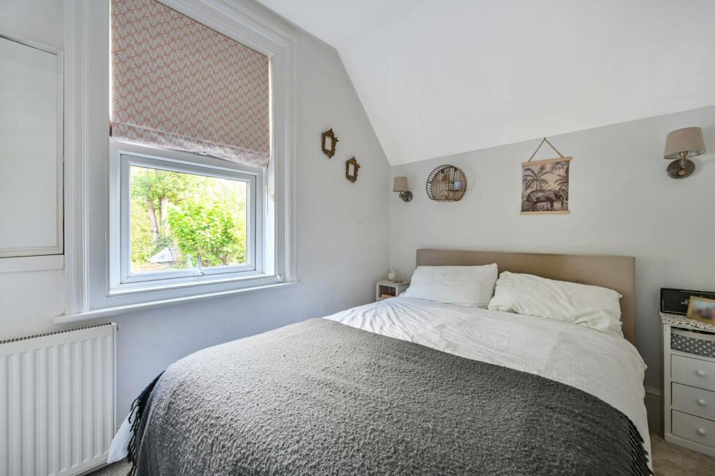 2 bedroom flat for sale in Clandon Road, Guildford, GU1
