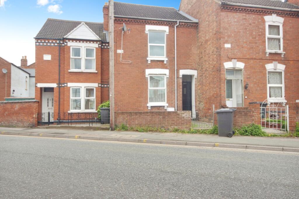 3 bedroom terraced house for sale in Barton Street, Barton, Gloucester, GL1