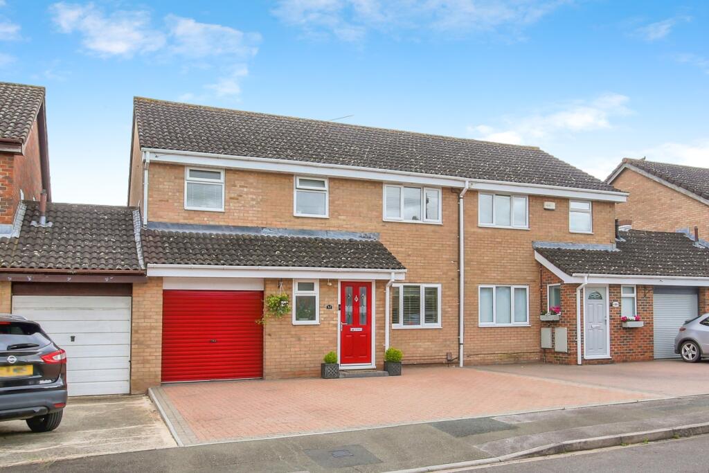 4 bedroom semidetached house for sale in Weavers Road, Quedgeley