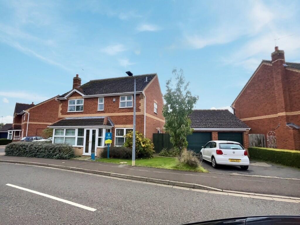 4 bedroom detached house for sale in Fraserburgh Way, Orton Southgate, Peterborough