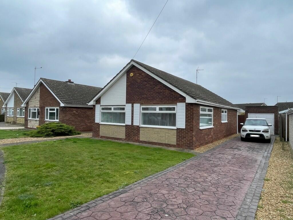 3 bedroom detached bungalow for sale in Earith Close, Stanground, Peterborough, Cambridgeshire, PE2