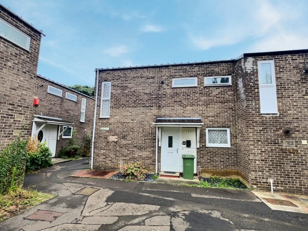 3 bedroom end of terrace house for sale in Smallwood, Ravensthorpe