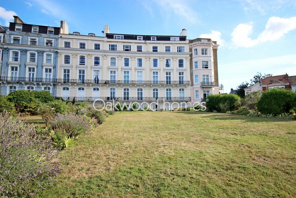 1 bedroom apartment for sale in Royal Crescent, Westbrook, Margate , CT9