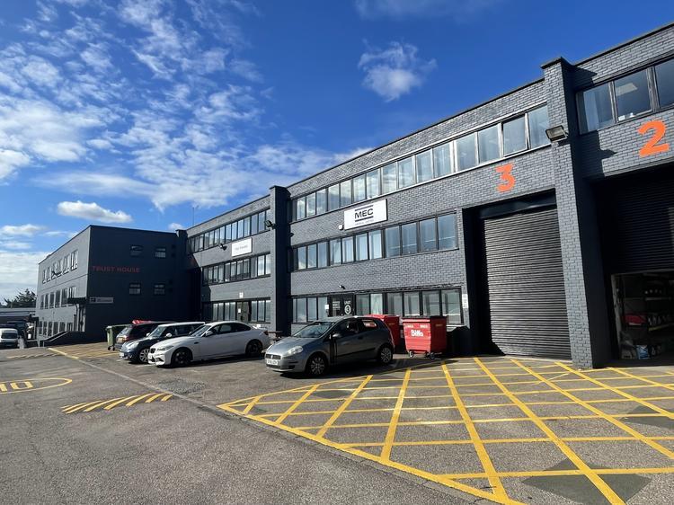 Warehouse to lease in Unit 3 Trust House, Wilbury Way, Hitchin, SG4 0UZ
