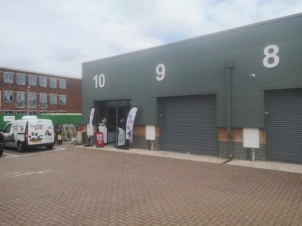 Warehouse to lease in Unit 10 The Point, Swallowfields, Welwyn Garden
