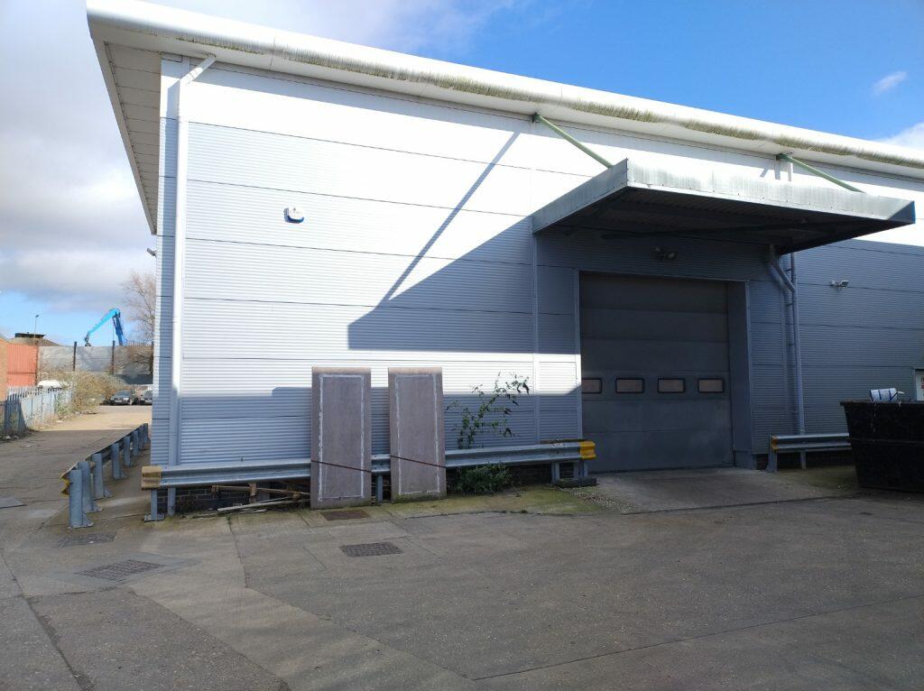 Warehouse to lease in Unit A4, 5/6 Cadwell Lane Industrial Estate