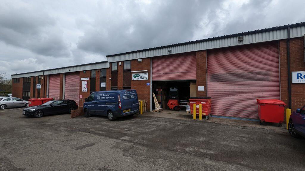 Warehouse to lease in 10 Knowl Piece, Hitchin, SG4